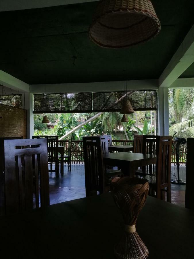 Macnara Travellers Inn Ratnapura Dış mekan fotoğraf