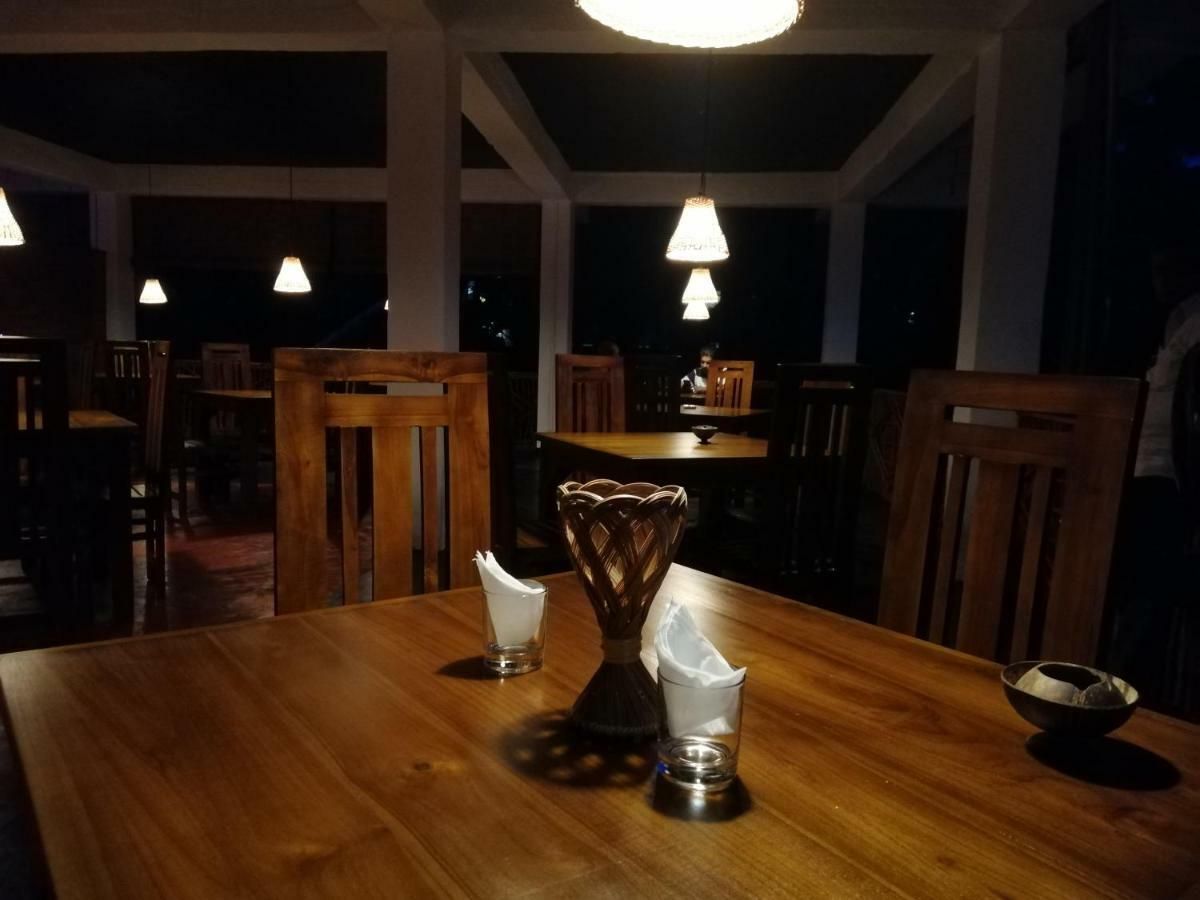 Macnara Travellers Inn Ratnapura Dış mekan fotoğraf
