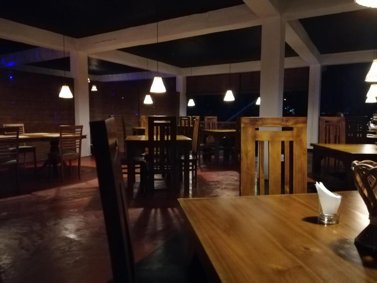 Macnara Travellers Inn Ratnapura Dış mekan fotoğraf