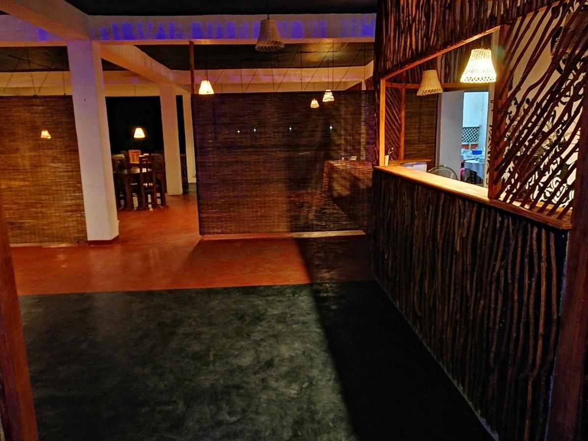 Macnara Travellers Inn Ratnapura Dış mekan fotoğraf